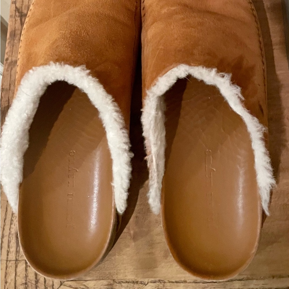 Jenni Kayne Shearling-Lined Moc Clog in Saddle - Picture 5 of 9